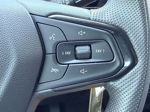Used 2026 Chevrolet Trax LS w/ LS Convenience Package FWD image 25