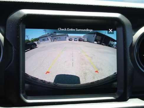 Used 2022 Jeep Wrangler Unlimited Sport AWD/4WD image 23