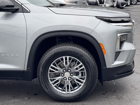 Used 2024 Chevrolet Traverse LT image 43