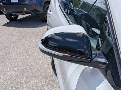 Used 2023 Chevrolet Bolt EUV LT image 12