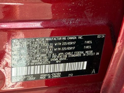 Certified 2024 Toyota RAV4 LE AWD/4WD image 33