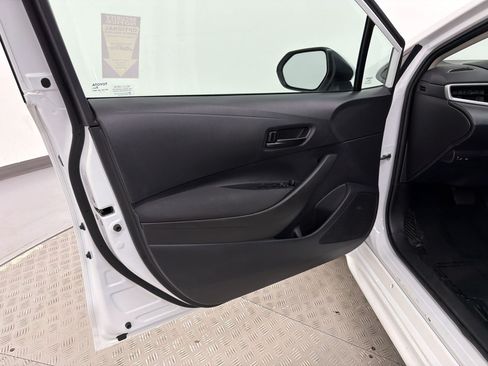 Used 2025 Toyota Corolla LE FWD image 21