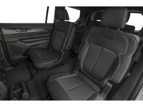 Certified 2025 Jeep Grand Cherokee L Altitude AWD/4WD image 13