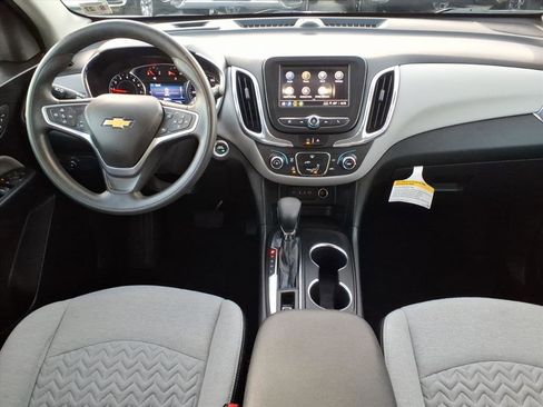 Certified 2022 Chevrolet Equinox LS w/ LS Convenience Package image 9