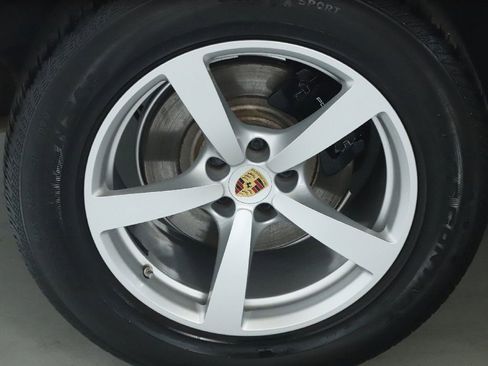 Used 2021 Porsche Macan AWD/4WD image 13