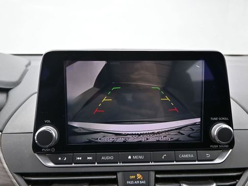 Used 2024 Nissan Altima 2.5 SV image 15