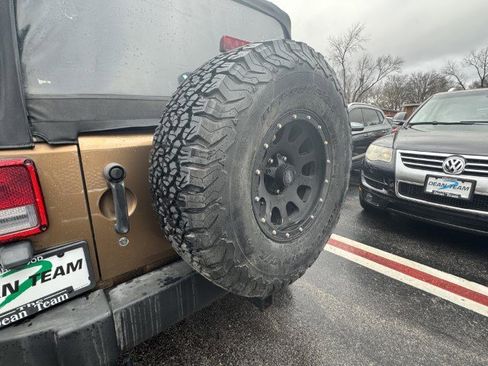 Used 2015 Jeep Wrangler Sport image 16