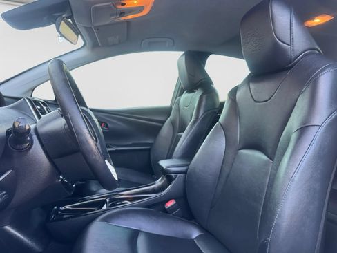 Used 2018 Toyota Prius Three Touring FWD image 14