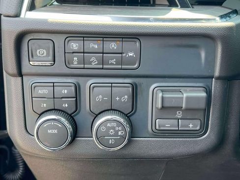 Used 2026 Chevrolet Suburban Premier w/ Sun And Tow Package AWD/4WD image 21