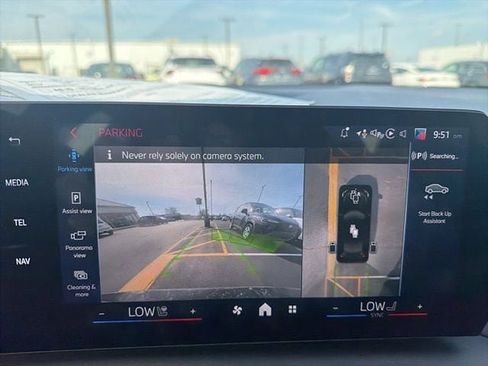 Used 2025 BMW M235i xDrive w/ Premium Package image 19