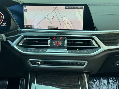 Used 2020 BMW X7 xDrive40i w/ M Sport Package AWD/4WD image 26