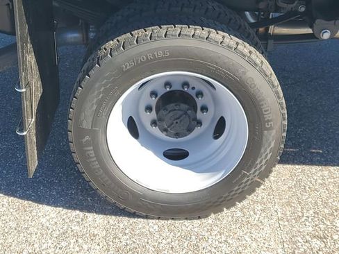 New 2025 Ford F450 XL w/ XL Chrome Package image 6