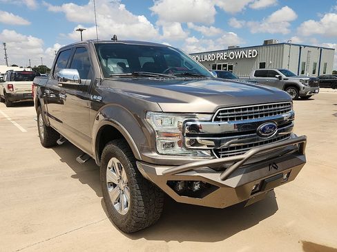 Used 2019 Ford F150 Lariat w/ Equipment Group 502A Luxury AWD/4WD image 4