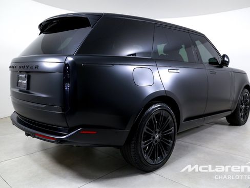 Used 2024 Land Rover Range Rover SE AWD/4WD image 8