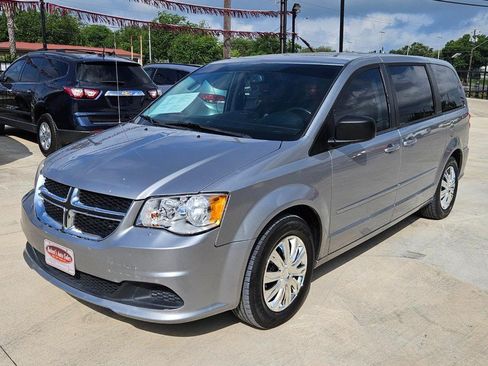 Used 2016 Dodge Grand Caravan SE w/ Quick Order Package 29E SE FWD image 1