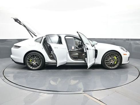 Certified 2023 Porsche Panamera 4 image 34