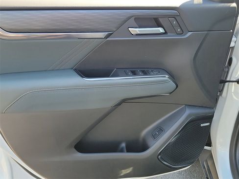 Used 2025 GMC Acadia AT4 image 21