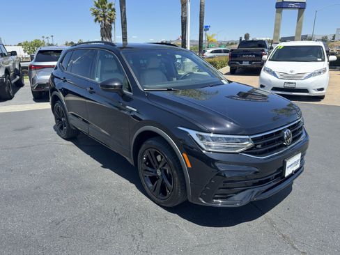 Used 2024 Volkswagen Tiguan SE R-Line AWD/4WD image 2