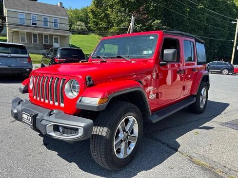Used 2018 Jeep Wrangler Unlimited Sahara AWD/4WD image 3