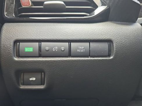 Used 2024 Nissan Sentra SV w/ SV Premium Package image 10