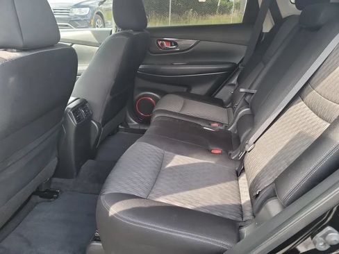 Used 2019 Nissan Rogue SV AWD/4WD image 25