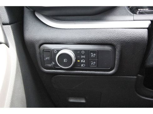 Certified 2022 Ford Explorer XLT w/ Equipment Group 202A image 21