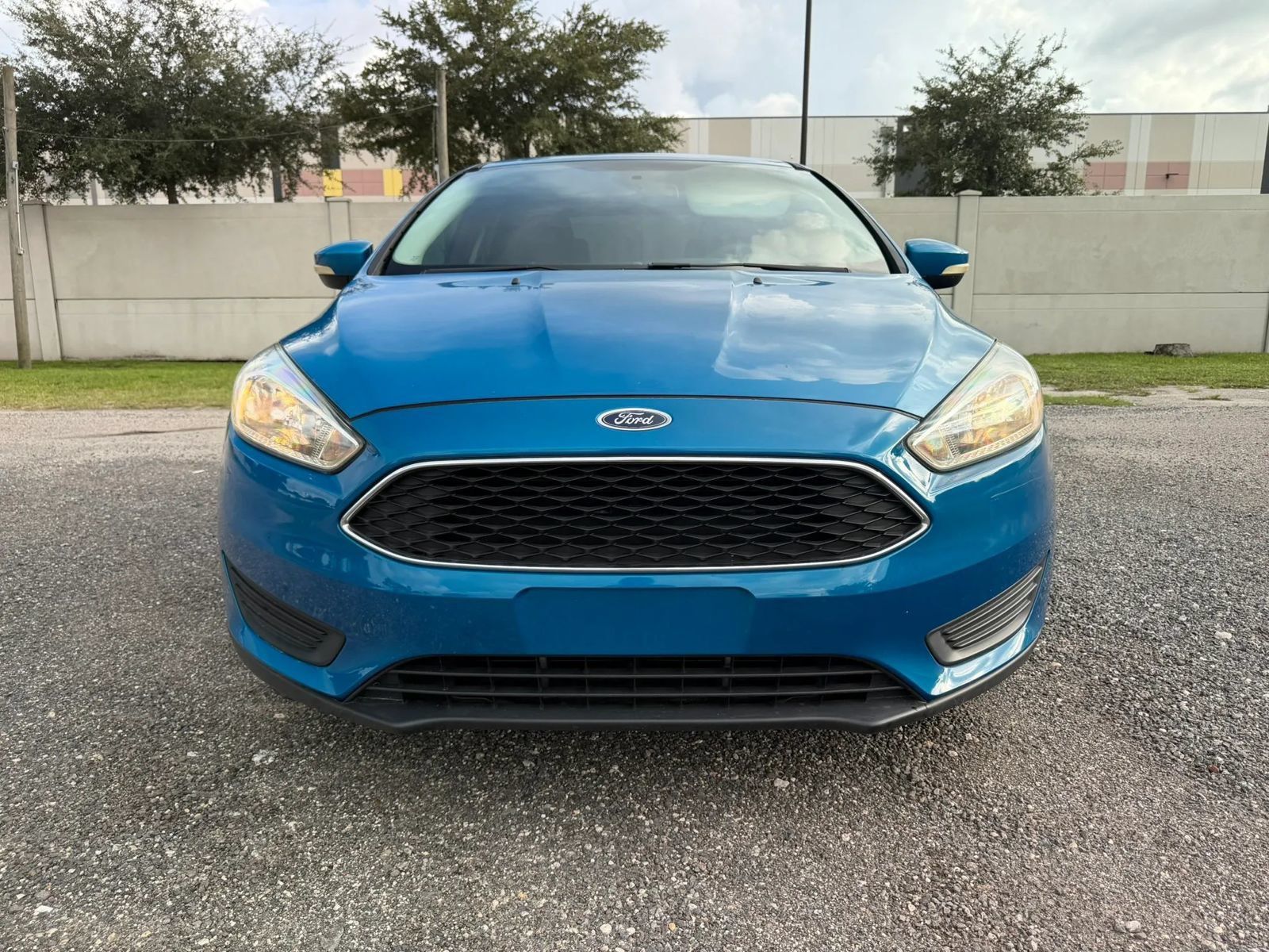Used 2016 Ford Focus SE w/ Reverse Sensing Package FWD image 2