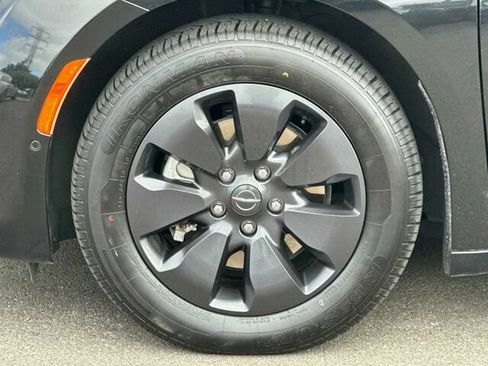 Used 2019 Chrysler Pacifica Limited w/ Advanced Safetytec Group FWD image 37