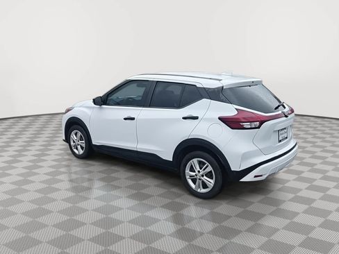 Used 2023 Nissan Kicks S FWD image 6