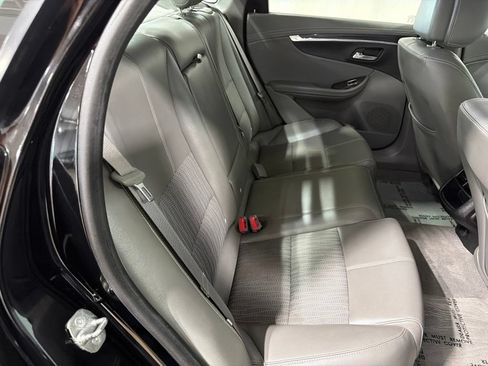 Used 2014 Chevrolet Impala LT FWD image 19