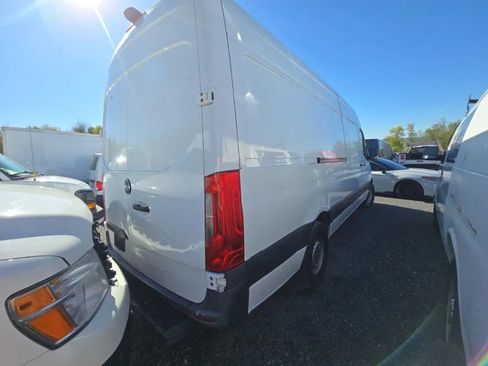 Used 2019 Mercedes-Benz Sprinter 170 w/ Driver Convenience Package image 3