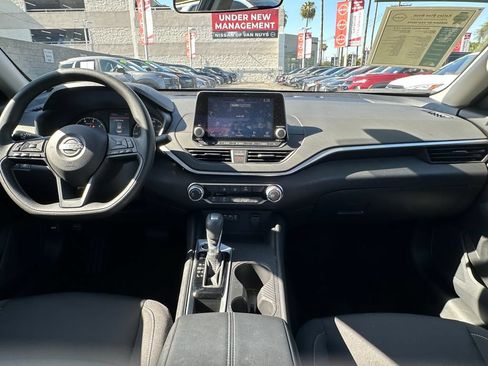 Used 2025 Nissan Altima 2.5 S FWD image 19