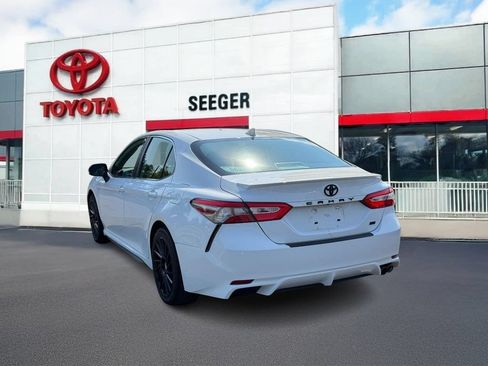 Used 2019 Toyota Camry SE w/ Convenience Package FWD image 9