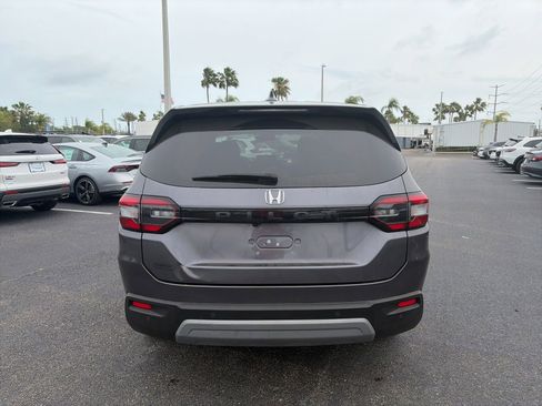 Used 2025 Honda Pilot EX-L image 6