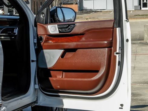 Used 2019 Lincoln Navigator Black Label w/ Cargo Package image 46