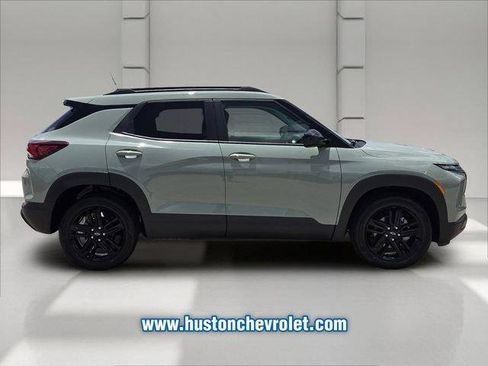 New 2026 Chevrolet TrailBlazer LT w/ Midnight Edition FWD image 6