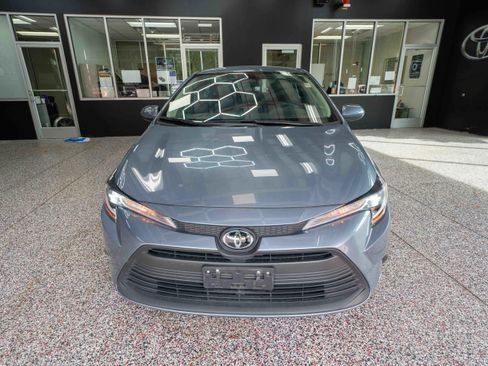Used 2025 Toyota Corolla LE FWD image 6