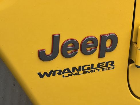 Used 2021 Jeep Wrangler Unlimited Rubicon AWD/4WD image 30