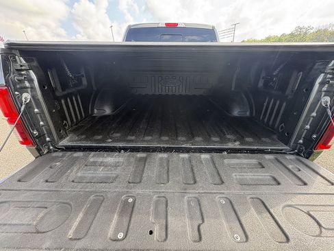 Used 2019 Ford F150 Lariat w/ Equipment Group 502A Luxury AWD/4WD image 14