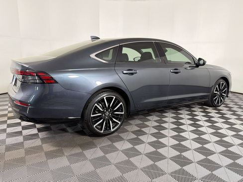 Used 2024 Honda Accord Touring image 7