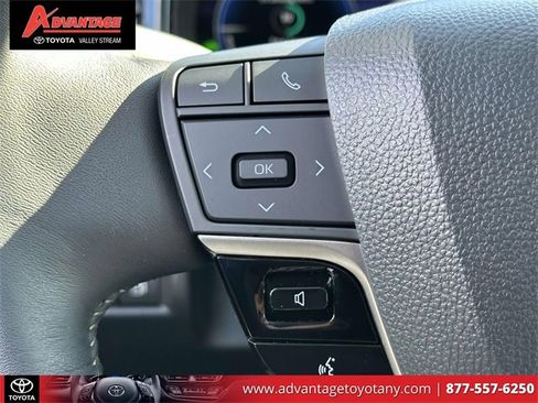 Used 2025 Toyota Camry XLE image 36