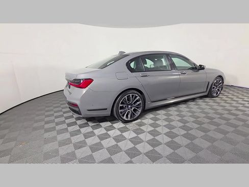 Used 2022 BMW 740i w/ M Sport Package RWD image 40