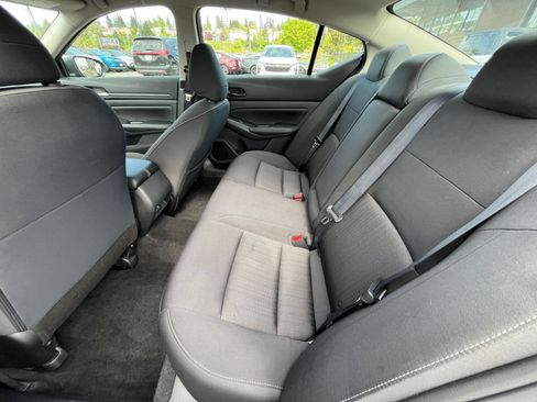 Used 2025 Nissan Altima 2.5 SV FWD image 27