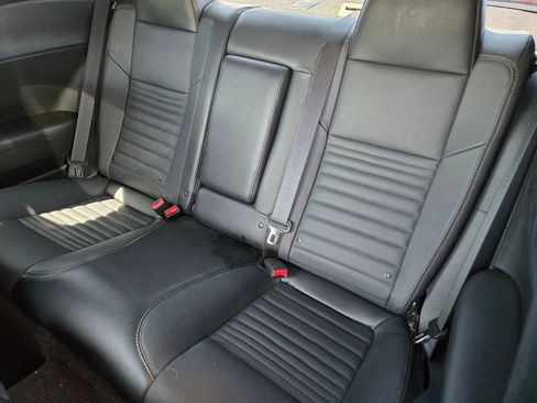Used 2016 Dodge Challenger R/T Scat Pack RWD image 4