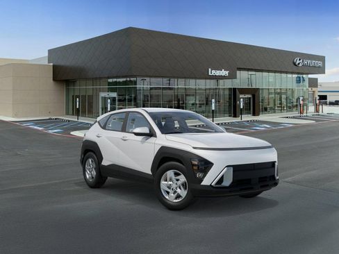 New 2027 Hyundai Kona SE FWD image 2