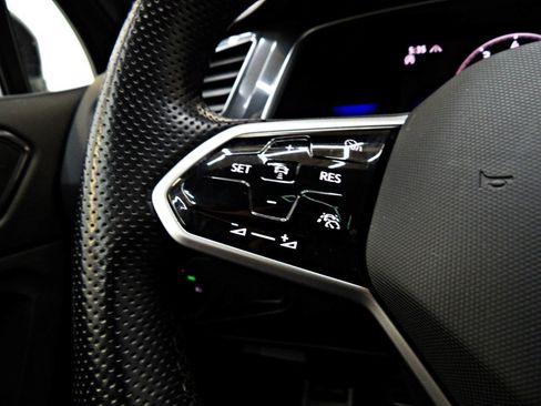 Used 2022 Volkswagen Tiguan SE R-Line image 23