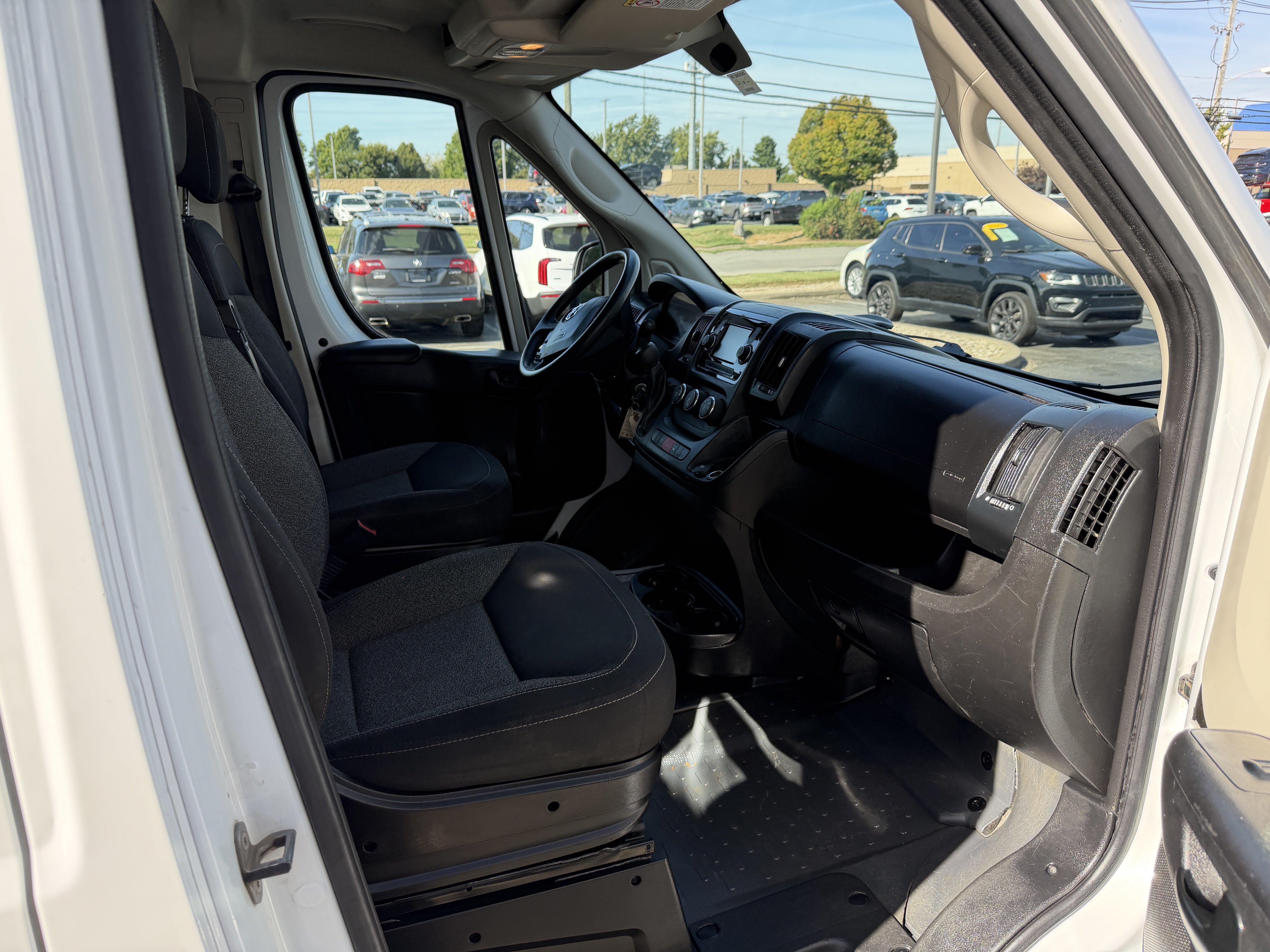 Used 2021 RAM ProMaster 2500 w/ Convenience Group FWD image 23