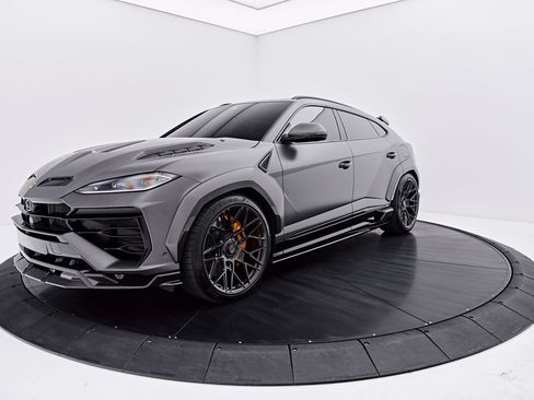 Used 2025 Lamborghini Urus Performante AWD/4WD image 10