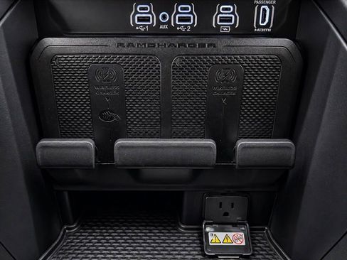 Used 2025 RAM 1500 Limited AWD/4WD image 36