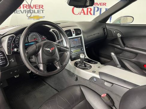 Used 2005 Chevrolet Corvette Coupe w/ Preferred Equipment Group RWD image 13